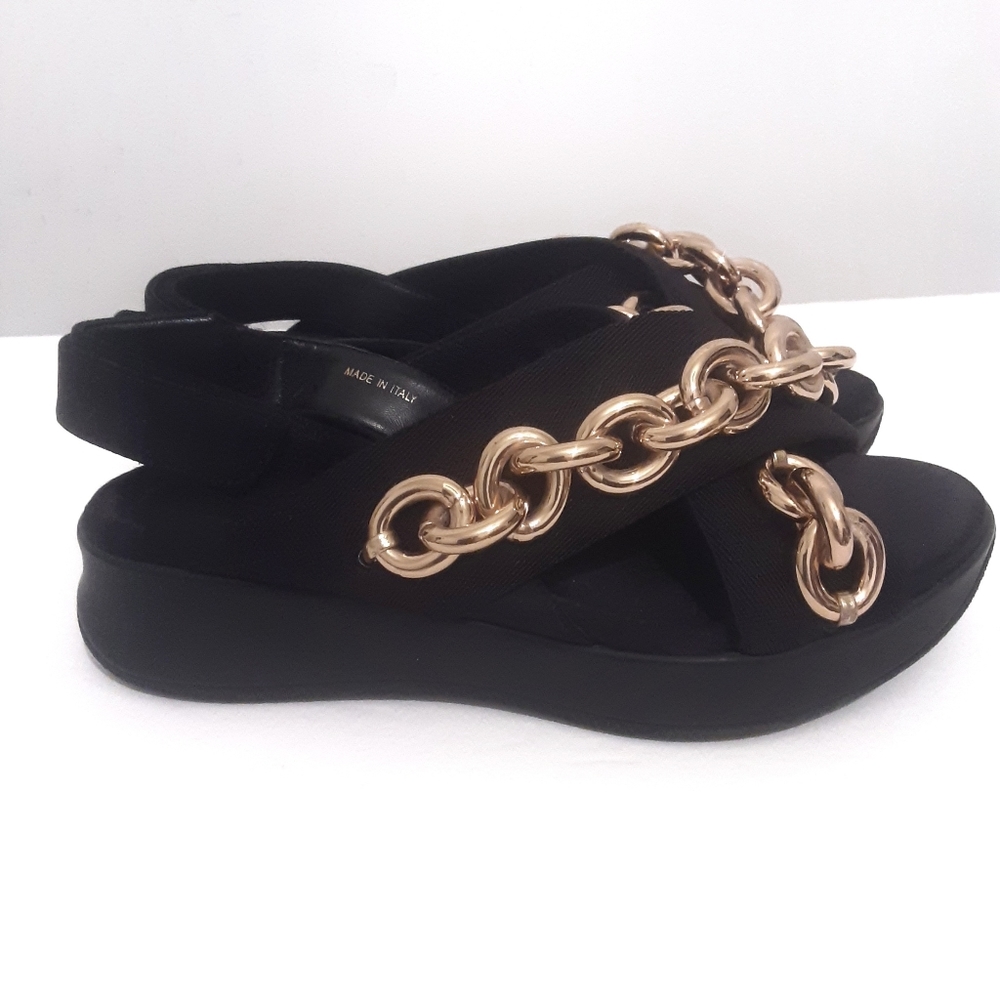 Burberry sandals with chunky chain NWOT